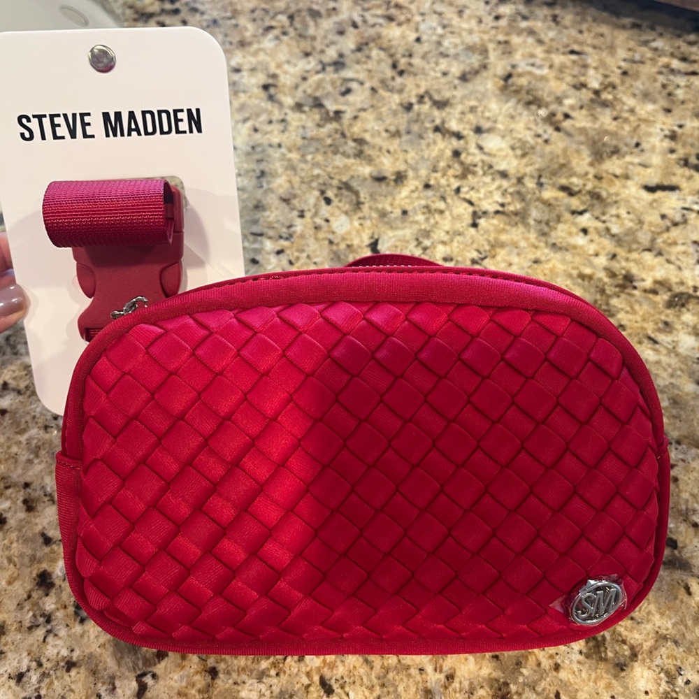 Steve Madden Vibrant Red Woven crossbody Bag Purse